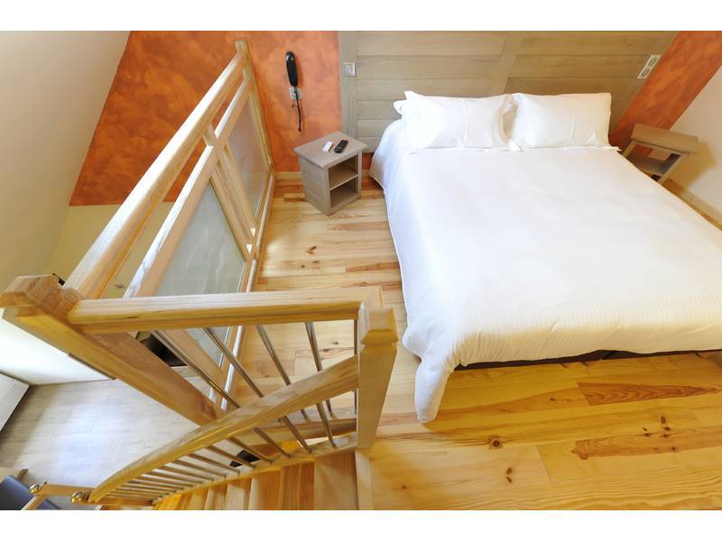 Logis Hotel Restaurant Les 2 Rives - A75, En Bordure De Riviere Banassac Екстер'єр фото