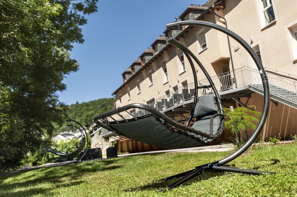 Logis Hotel Restaurant Les 2 Rives - A75, En Bordure De Riviere Banassac Екстер'єр фото